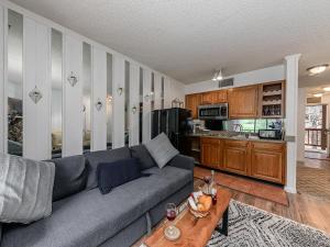 Køkken eller tekøkken på Canyon Creek Lodge 208 - Wildcat Den + 11 billeder