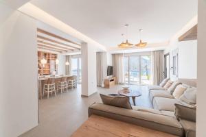 Χώρος καθιστικού στο Salt Life Villa