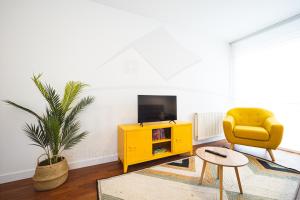 Μια τηλεόραση ή/και κέντρο ψυχαγωγίας στο La Luca Apartamento