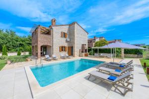 Bazén v ubytování Paradise Villas Istria nebo v jeho okolí