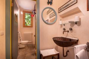 A bathroom at La Cucchetta
