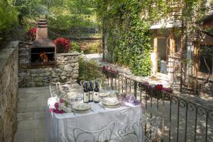 A garden outside La Cucchetta
