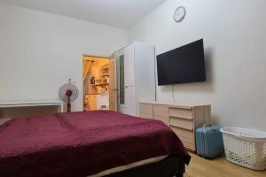 TV a/nebo společenská místnost v ubytování Kalunta hughome Khonkhan
