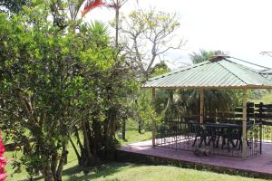 Aed väljaspool majutusasutust Rancho Ventura +42 fotot