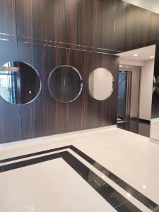 Fotografie z fotogalerie ubytování Biron deluxe studio flea market of Paris, porte de Montmartre v destinaci Saint-Ouen + 37 fotografií