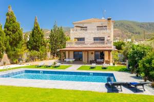 Bazén v ubytování Villa Beach Heaven nebo v jeho okolí