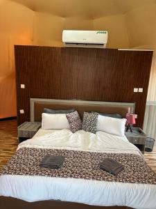 Postel nebo postele na pokoji v ubytování Jordan Rum Camp