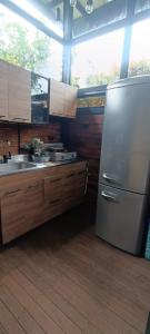 Kuchyň nebo kuchyňský kout v ubytování Glamping Montecarlo Domo Geodesico y Sauna Finlandés Guatapé