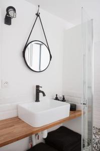 CUTE & COSY 1BDR  DE VILLE / LE MARAIS