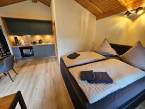 Natur- und Aktivresort Senftenberg客房内的一张或多张床位