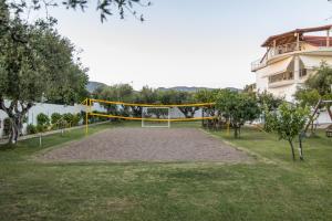 Aed väljaspool majutusasutust Κτήμα Ζιάκος