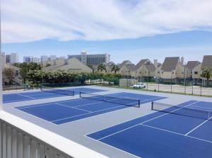 Εγκαταστάσεις για τένις ή/και σκουός στο Sandpiper Cove 4114 ή εκεί κοντά