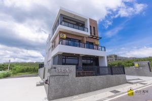 Clădirea în care este situat/ăcamera de închiriat