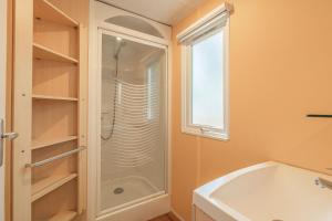 A bathroom at Camping Susen