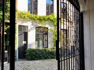 Ảnh trong thư viện ảnh của Heaven AT 11, your Deluxe Studio with personal bathroom, kitchenette & terrace ở Gent