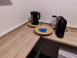 Příslušenství pro přípravu čaje a kávy v ubytování Bliss - 3 Zimmer, Boho, Arbeitsplatz, Netflix