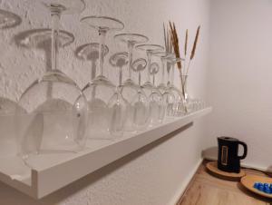 Příslušenství pro přípravu čaje a kávy v ubytování Bliss - 3 Zimmer, Boho, Arbeitsplatz, Netflix