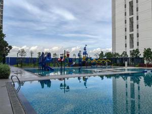 Bazén v ubytování Horizon Suites Sepang - Budget Studio Unit nebo v jeho okolí