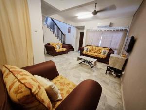Area tempat duduk di USJ Subang Jaya Sunway Paradise Home Staycation-PH1346