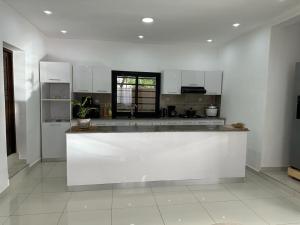 Dapur atau dapur kecil di Villa d'exception à 20 min de l'aéroport