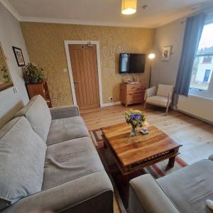 TV a/nebo společenská místnost v ubytování 3 Bedroom Apartment max 5 Pax Musselburgh