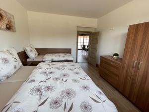 Cama o camas de una habitación en Apartmány Lipka