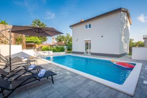 Πισίνα στο ή κοντά στο Kuća za odmor Nika