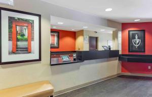 a waiting room with a cash register in a hospital at Extended Stay America Suites - Los Angeles - Valencia in Stevenson Ranch