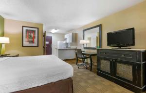 Postel nebo postele na pokoji v ubytování Extended Stay America Suites - Albuquerque - Rio Rancho