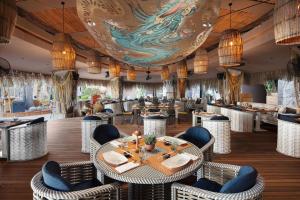 Restaurace v ubytování Caresse, a Luxury Collection Resort & Spa, Bodrum