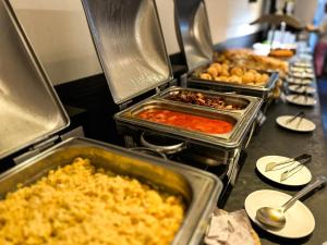 Comida no hotel ou em algum lugar perto