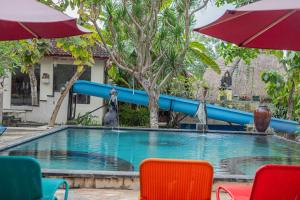 Bazén v ubytování The Tanis Beach Resort Nusa Lembongan nebo v jeho okolí