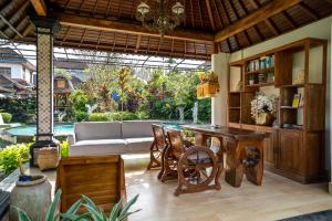 Κήπος έξω από το Capung Cottages