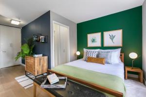 Fotografie z fotogalerie ubytování Winged Tribeca Studio w Indoor pool Gym NYC-68 v destinaci New York + 15 fotografií