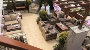 Ruang duduk di The Address Kathmandu Hotel