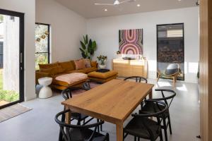 Χώρος καθιστικού στο Botanica House - Your Kyneton Oasis