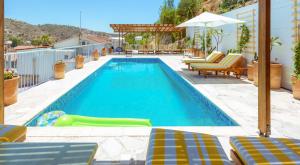 Bazén v ubytování Archondia House - Holiday Apartments With Pool nebo v jeho okolí