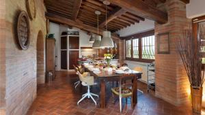 Gallery image of VILLA I LEVRIERI 8, Emma Villas in Tavarnelle in Val di Pesa