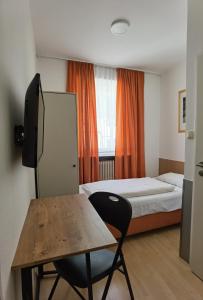 Cama ou camas em um quarto em Hotel Italia