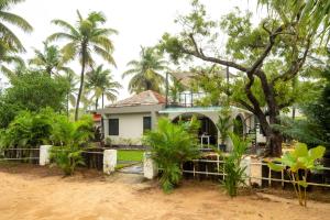 Gallery image of C Roque Beach Resort in Colva +85 photos