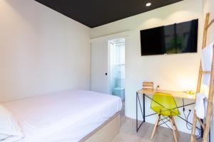 TV a/nebo společenská místnost v ubytování Private room Beach Valencia