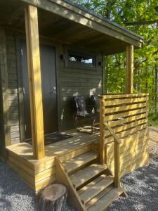 Foto dalla galleria di Vättervy Glamping- Ravinstuga a Habo