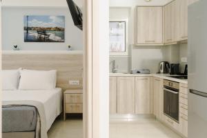 EDEL Luxury Apartments的厨房或小厨房