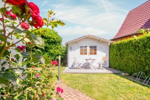 Κήπος έξω από το DER SÜDSCHWEDE ... Dein Gästehaus mitten in Zingst und nah zum Strand