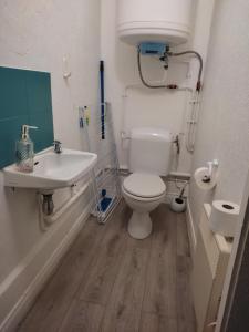 Ένα μπάνιο στο Sezane +8 φωτογραφίες