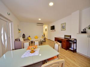 Posezení v ubytování Apartment Baba Nevenka by Interhome