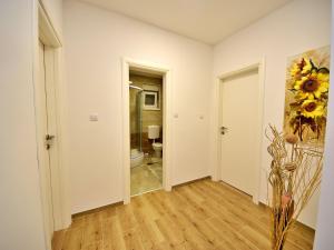 Fotografie z fotogalerie ubytování Apartment Baba Nevenka by Interhome v destinaci Vrgorac