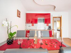 Kuchyňa alebo kuchynka v ubytovaní Apartment Markulin by Interhome