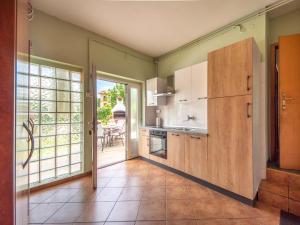 Kuchyňa alebo kuchynka v ubytovaní Apartment Markulin by Interhome