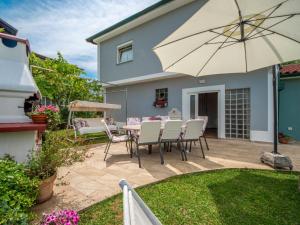 Patio alebo iná vonkajšia časť ubytovania Apartment Markulin by Interhome